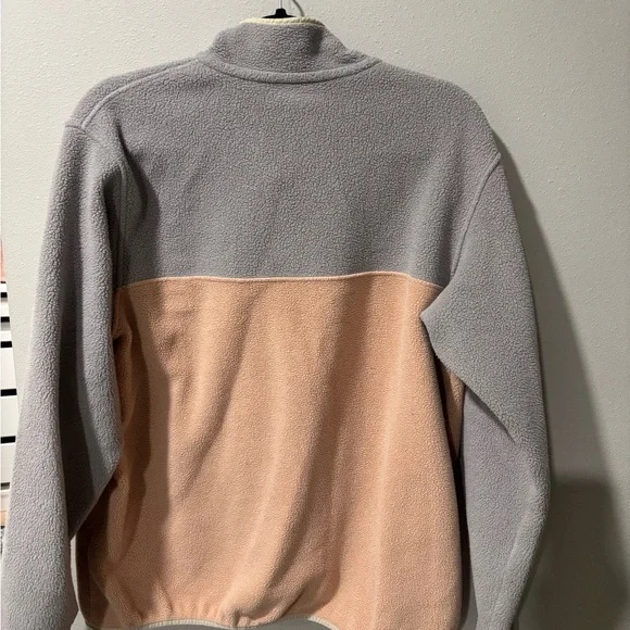 Patagonia womans xl Two-Tone Gray and Tan Crewneck Sweater - Picture 3 of 3